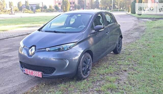 Рено Зое, объемом двигателя 0 л и пробегом 104 тыс. км за 9600 $, фото 1 на Automoto.ua