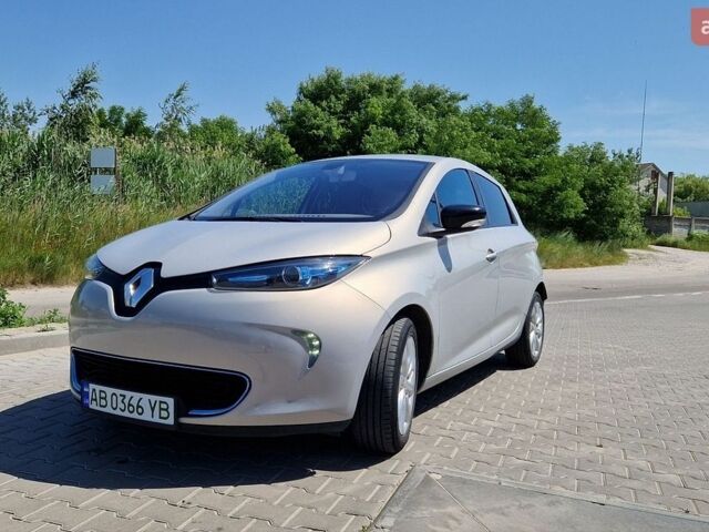 Сірий Рено Зое, об'ємом двигуна 0 л та пробігом 114 тис. км за 6500 $, фото 1 на Automoto.ua