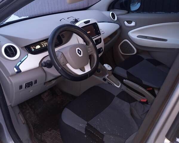 Серый Рено Зое, объемом двигателя 0 л и пробегом 190 тыс. км за 7200 $, фото 1 на Automoto.ua