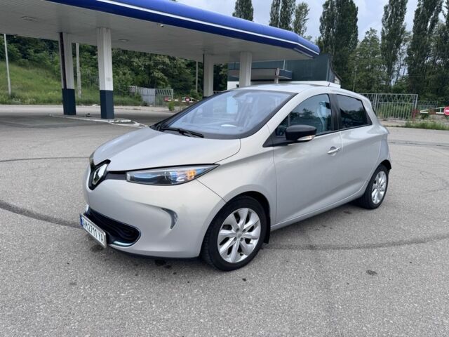 Серый Рено Зое, объемом двигателя 0 л и пробегом 155 тыс. км за 6800 $, фото 1 на Automoto.ua