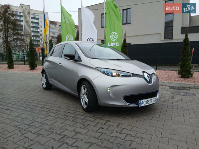 Серый Рено Зое, объемом двигателя 0 л и пробегом 140 тыс. км за 5500 $, фото 1 на Automoto.ua