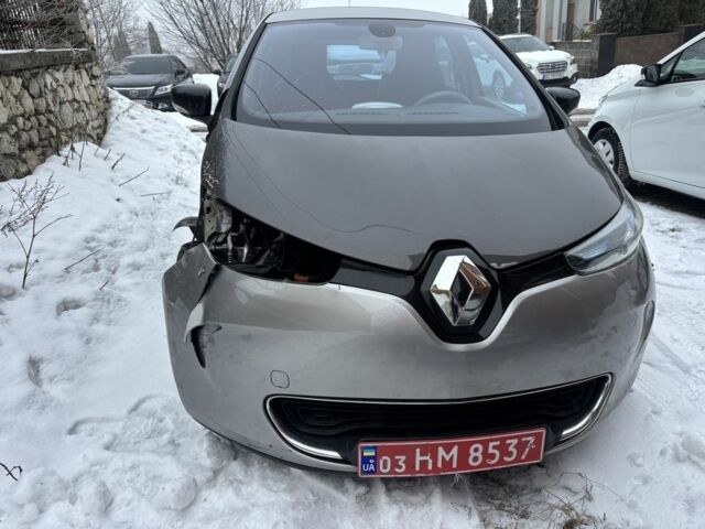 Серый Рено Зое, объемом двигателя 0 л и пробегом 114 тыс. км за 4500 $, фото 1 на Automoto.ua