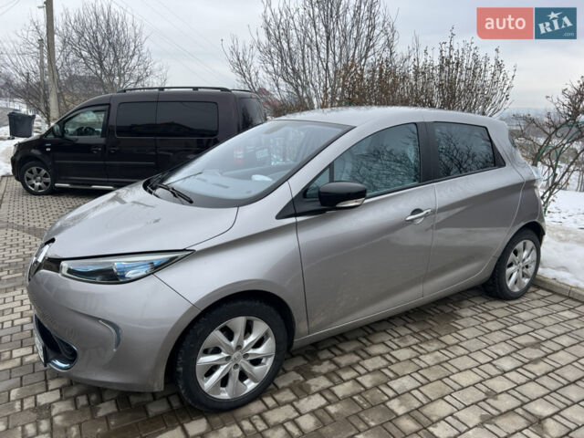 Серый Рено Зое, объемом двигателя 0 л и пробегом 55 тыс. км за 6700 $, фото 1 на Automoto.ua