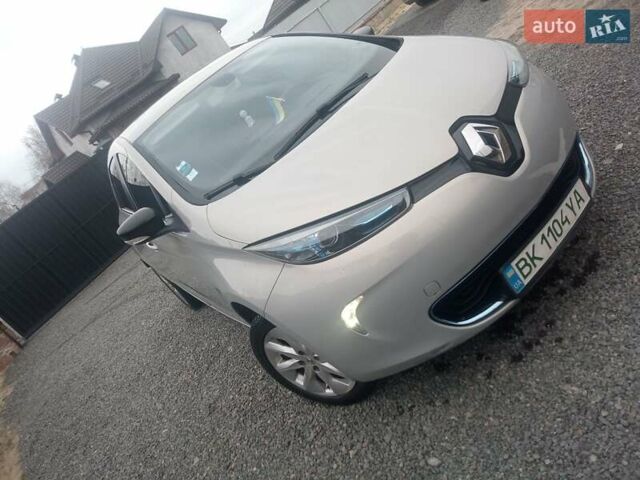 Сірий Рено Зое, об'ємом двигуна 0 л та пробігом 105 тис. км за 6350 $, фото 1 на Automoto.ua