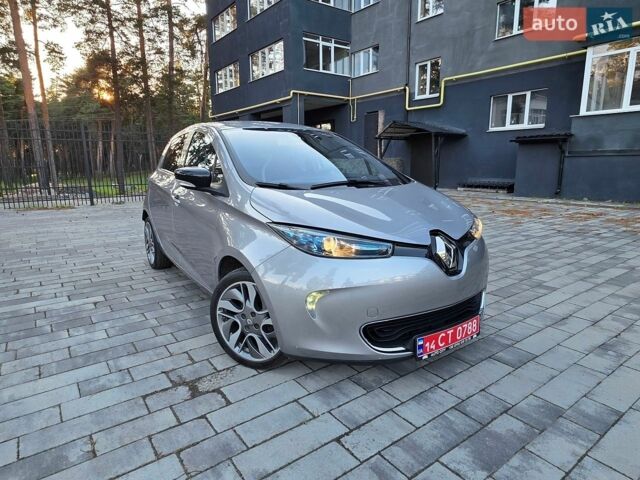 Серый Рено Зое, объемом двигателя 0 л и пробегом 89 тыс. км за 7500 $, фото 1 на Automoto.ua