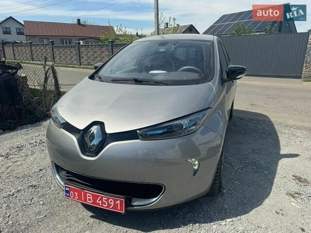 Серый Рено Зое, объемом двигателя 0 л и пробегом 67 тыс. км за 6099 $, фото 1 на Automoto.ua