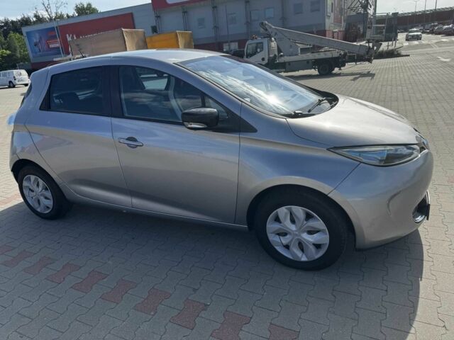 Серый Рено Зое, объемом двигателя 0 л и пробегом 75 тыс. км за 5600 $, фото 1 на Automoto.ua