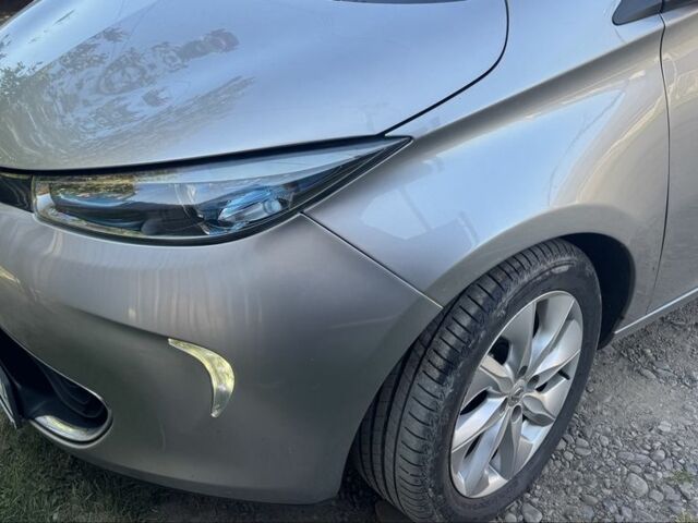 Серый Рено Зое, объемом двигателя 0 л и пробегом 151 тыс. км за 7800 $, фото 1 на Automoto.ua