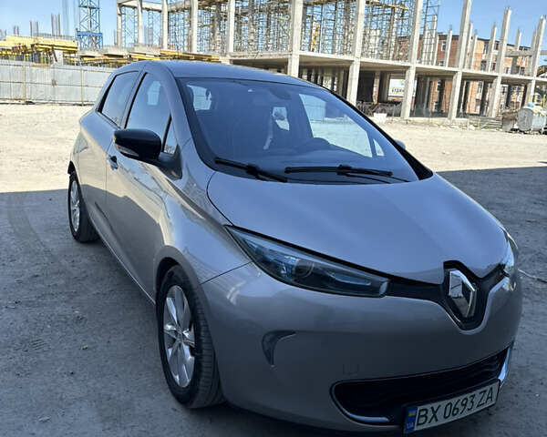 Сірий Рено Зое, об'ємом двигуна 0 л та пробігом 86 тис. км за 6305 $, фото 1 на Automoto.ua