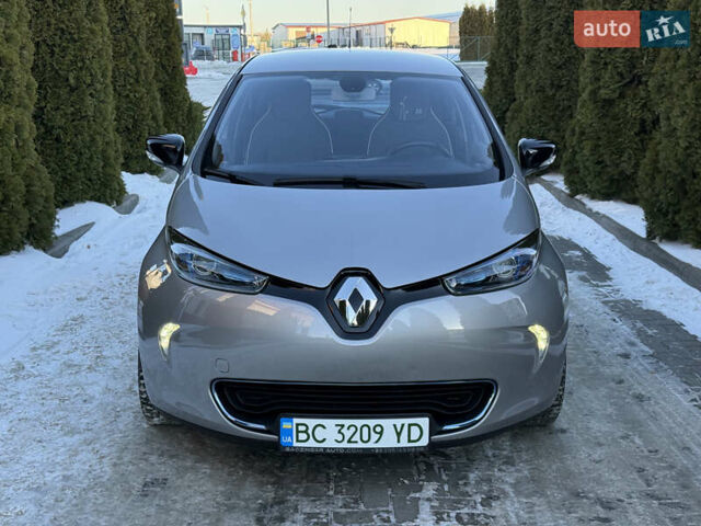 Серый Рено Зое, объемом двигателя 0 л и пробегом 52 тыс. км за 7200 $, фото 1 на Automoto.ua