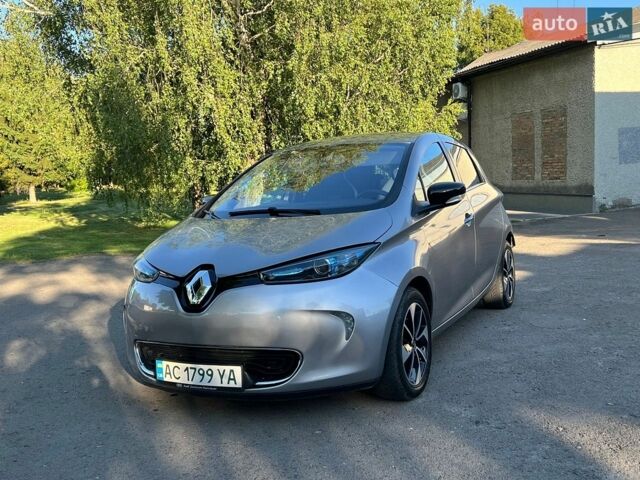Серый Рено Зое, объемом двигателя 0 л и пробегом 94 тыс. км за 6200 $, фото 1 на Automoto.ua