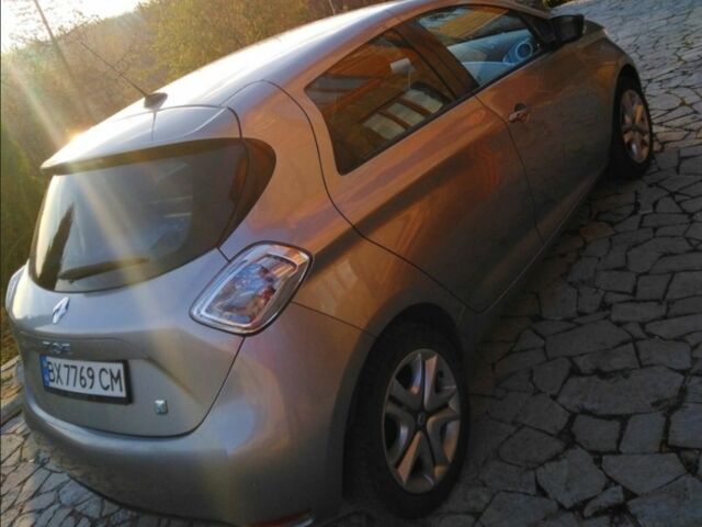 Сірий Рено Зое, об'ємом двигуна 0 л та пробігом 130 тис. км за 5900 $, фото 1 на Automoto.ua