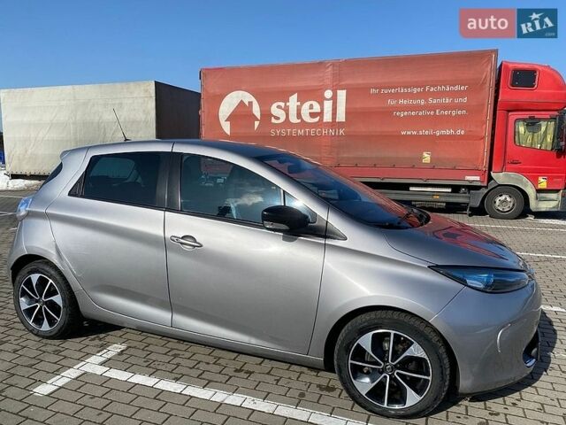 Серый Рено Зое, объемом двигателя 0 л и пробегом 169 тыс. км за 5500 $, фото 1 на Automoto.ua