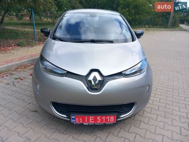 Серый Рено Зое, объемом двигателя 0 л и пробегом 68 тыс. км за 7800 $, фото 1 на Automoto.ua