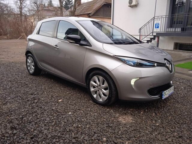 Серый Рено Зое, объемом двигателя 0 л и пробегом 147 тыс. км за 7499 $, фото 1 на Automoto.ua