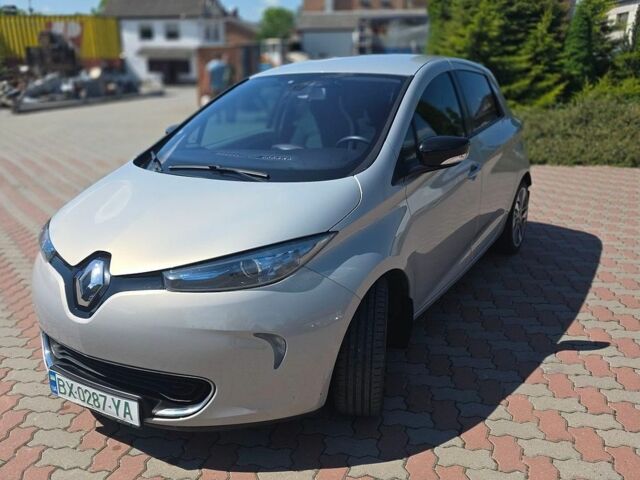 Сірий Рено Зое, об'ємом двигуна 0 л та пробігом 105 тис. км за 7500 $, фото 1 на Automoto.ua