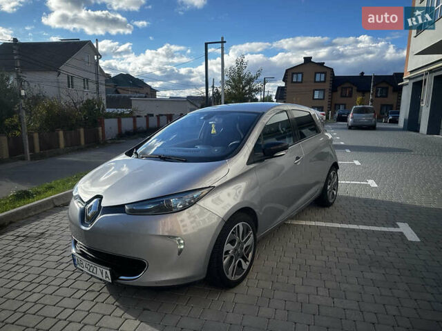 Рено Зое 2015 в Виннице на Automoto.ua Серый Рено Зое, объемом двигателя 0 л и пробегом 126 тыс. км за 7900 $, фото 1 на Automoto.ua