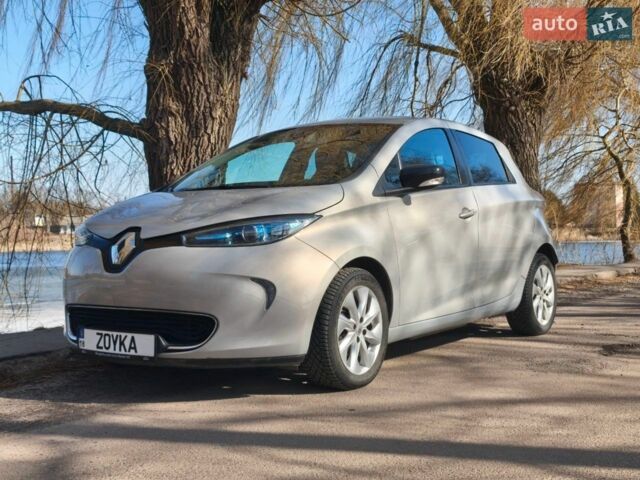 Серый Рено Зое, объемом двигателя 0 л и пробегом 159 тыс. км за 6599 $, фото 1 на Automoto.ua