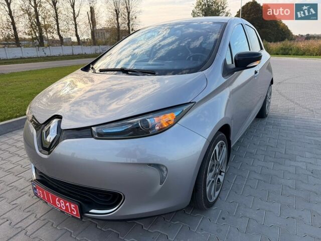 Серый Рено Зое, объемом двигателя 0 л и пробегом 100 тыс. км за 7999 $, фото 1 на Automoto.ua