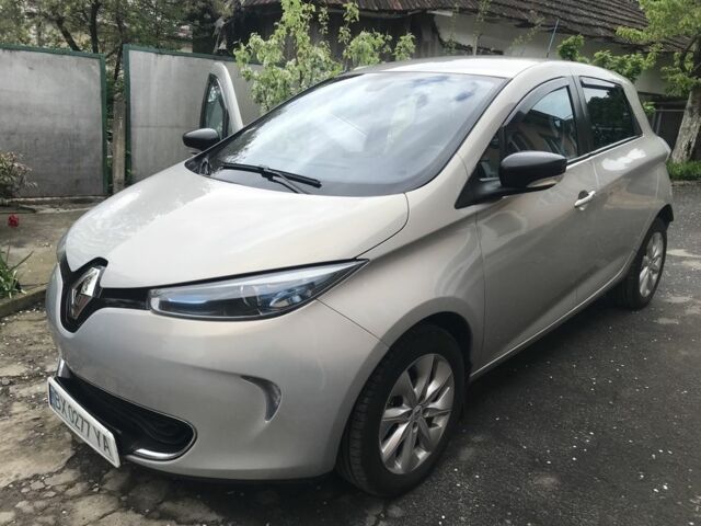 Серый Рено Зое, объемом двигателя 0 л и пробегом 160 тыс. км за 7300 $, фото 1 на Automoto.ua