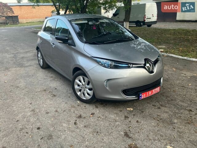 Серый Рено Зое, объемом двигателя 0 л и пробегом 102 тыс. км за 6100 $, фото 1 на Automoto.ua