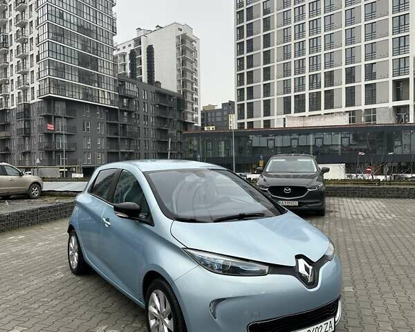 Серый Рено Зое, объемом двигателя 0 л и пробегом 85 тыс. км за 6850 $, фото 1 на Automoto.ua