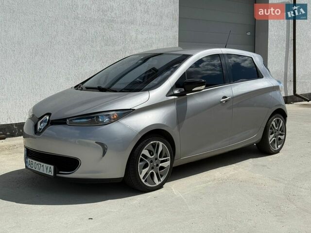 Серый Рено Зое, объемом двигателя 0 л и пробегом 127 тыс. км за 6900 $, фото 1 на Automoto.ua