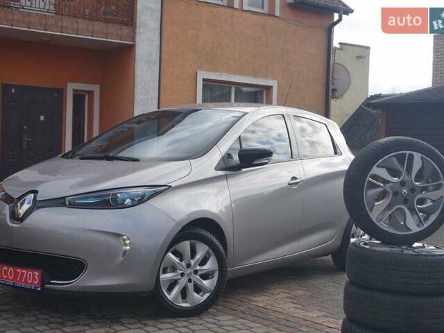 Сірий Рено Зое, об'ємом двигуна 0 л та пробігом 124 тис. км за 6888 $, фото 1 на Automoto.ua