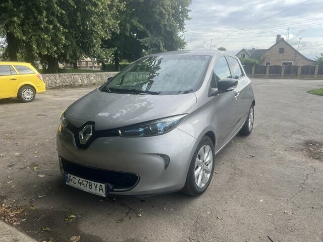 Серый Рено Зое, объемом двигателя 0 л и пробегом 160 тыс. км за 5800 $, фото 1 на Automoto.ua
