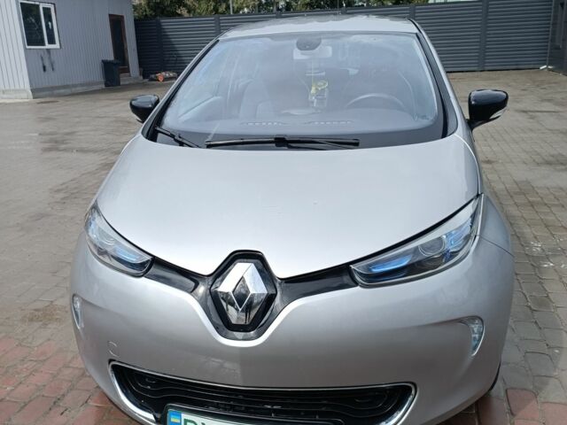 Серый Рено Зое, объемом двигателя 0 л и пробегом 69 тыс. км за 5700 $, фото 1 на Automoto.ua
