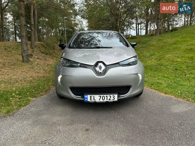 Сірий Рено Зое, об'ємом двигуна 0 л та пробігом 105 тис. км за 6800 $, фото 1 на Automoto.ua