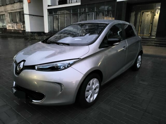 Серый Рено Зое, объемом двигателя 0 л и пробегом 137 тыс. км за 6500 $, фото 1 на Automoto.ua
