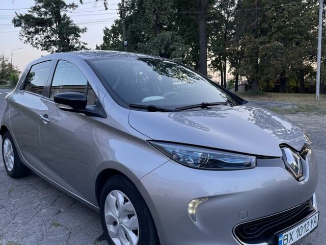 Сірий Рено Зое, об'ємом двигуна 0 л та пробігом 129 тис. км за 7000 $, фото 1 на Automoto.ua