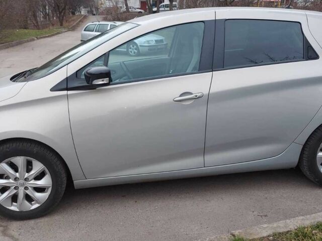 Сірий Рено Зое, об'ємом двигуна 0 л та пробігом 70 тис. км за 8000 $, фото 1 на Automoto.ua