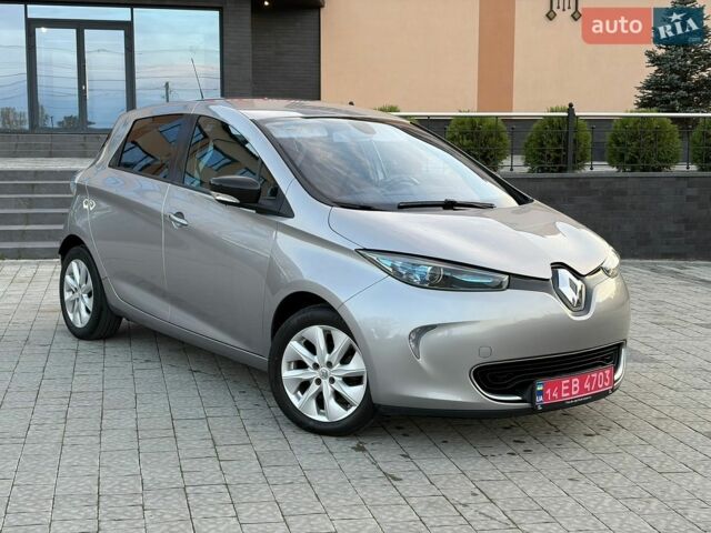 Серый Рено Зое, объемом двигателя 0 л и пробегом 105 тыс. км за 7400 $, фото 1 на Automoto.ua