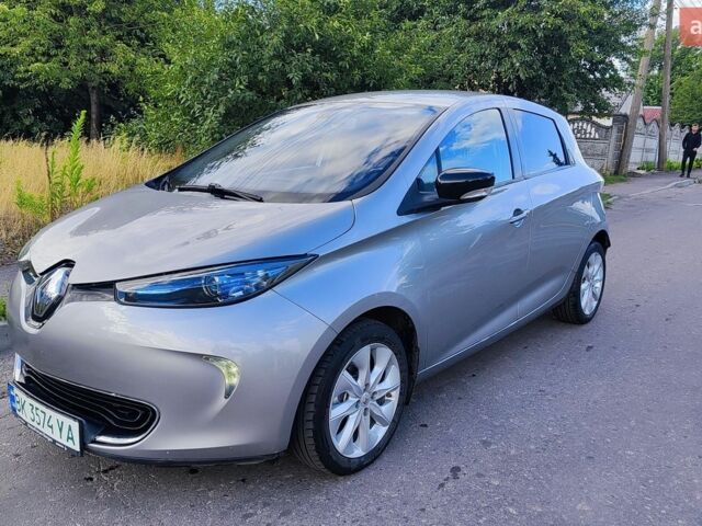 Серый Рено Зое, объемом двигателя 0 л и пробегом 120 тыс. км за 6700 $, фото 1 на Automoto.ua