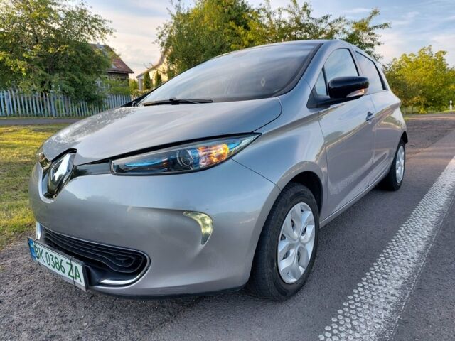 Сірий Рено Зое, об'ємом двигуна 0 л та пробігом 62 тис. км за 12500 $, фото 1 на Automoto.ua