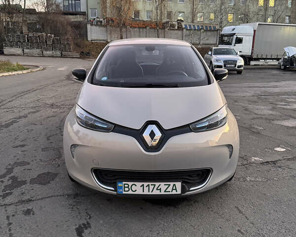 Серый Рено Зое, объемом двигателя 0 л и пробегом 84 тыс. км за 7200 $, фото 1 на Automoto.ua