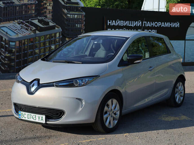 Серый Рено Зое, объемом двигателя 0 л и пробегом 52 тыс. км за 8200 $, фото 1 на Automoto.ua
