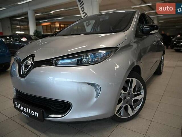 Серый Рено Зое, объемом двигателя 0 л и пробегом 97 тыс. км за 4570 $, фото 1 на Automoto.ua
