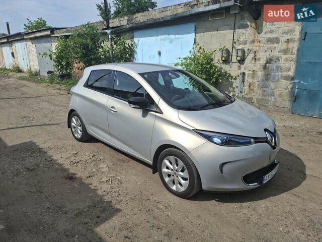Сірий Рено Зое, об'ємом двигуна 0 л та пробігом 129 тис. км за 7300 $, фото 1 на Automoto.ua
