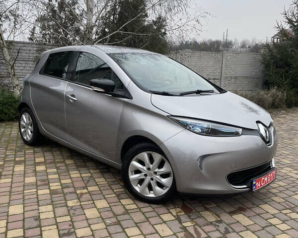 Сірий Рено Зое, об'ємом двигуна 0 л та пробігом 121 тис. км за 7300 $, фото 1 на Automoto.ua