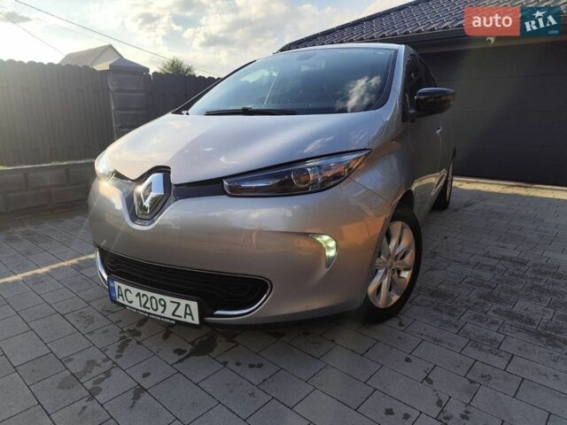 Серый Рено Зое, объемом двигателя 0 л и пробегом 67 тыс. км за 7400 $, фото 1 на Automoto.ua