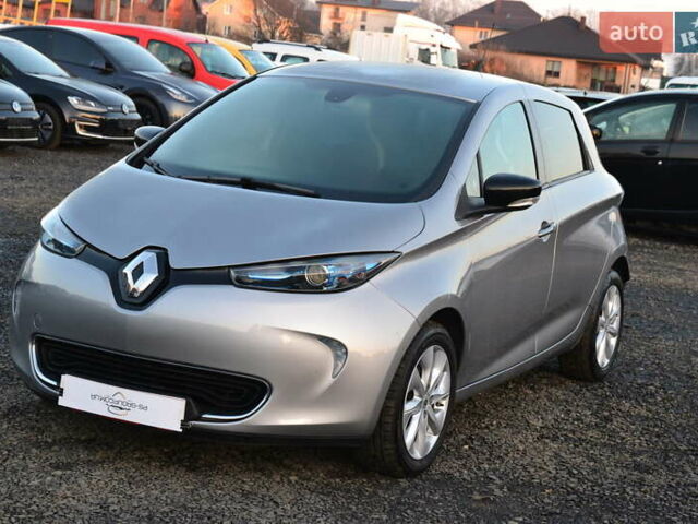 Серый Рено Зое, объемом двигателя 0 л и пробегом 98 тыс. км за 6999 $, фото 1 на Automoto.ua