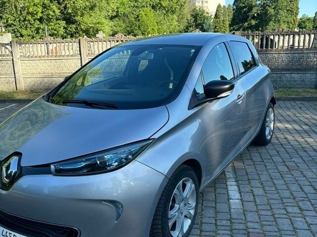 Серый Рено Зое, объемом двигателя 0 л и пробегом 110 тыс. км за 7000 $, фото 1 на Automoto.ua
