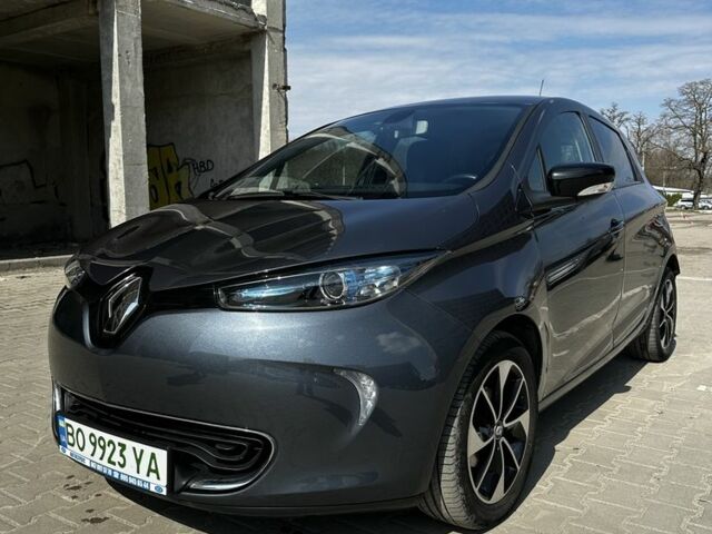 Серый Рено Зое, объемом двигателя 0 л и пробегом 81 тыс. км за 9000 $, фото 1 на Automoto.ua