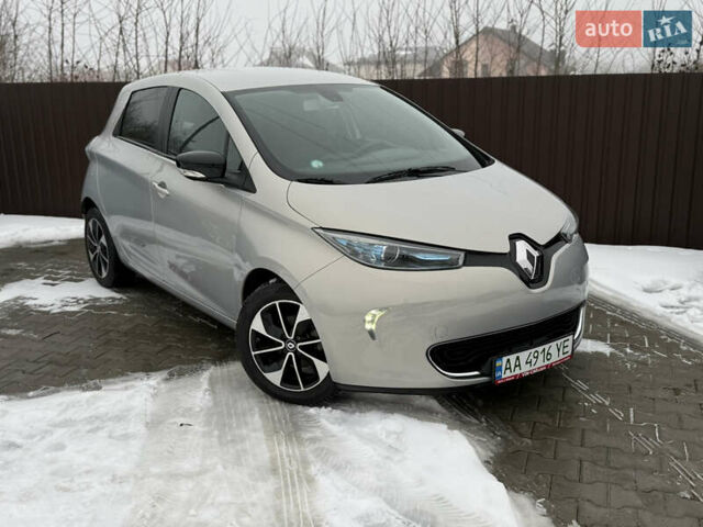 Серый Рено Зое, объемом двигателя 0 л и пробегом 199 тыс. км за 9600 $, фото 1 на Automoto.ua