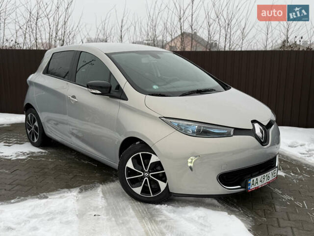 Серый Рено Зое, объемом двигателя 0 л и пробегом 199 тыс. км за 10000 $, фото 1 на Automoto.ua