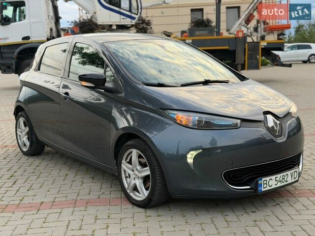 Серый Рено Зое, объемом двигателя 0 л и пробегом 124 тыс. км за 9450 $, фото 1 на Automoto.ua
