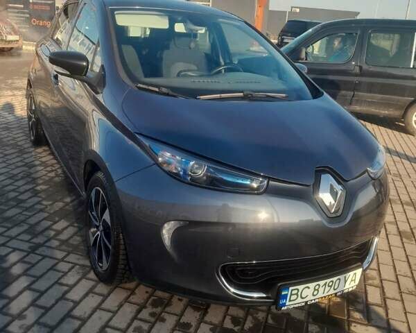 Серый Рено Зое, объемом двигателя 0 л и пробегом 72 тыс. км за 8800 $, фото 1 на Automoto.ua